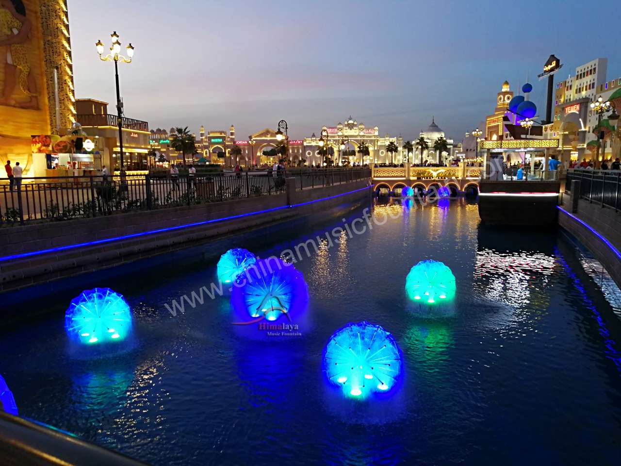 Dubai Global Village Interesting Interactive Fountain by Himalaya music ...