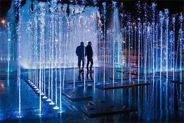 What‘s The Different About Interactive Fountains Designed By Himalaya Fountains Company1