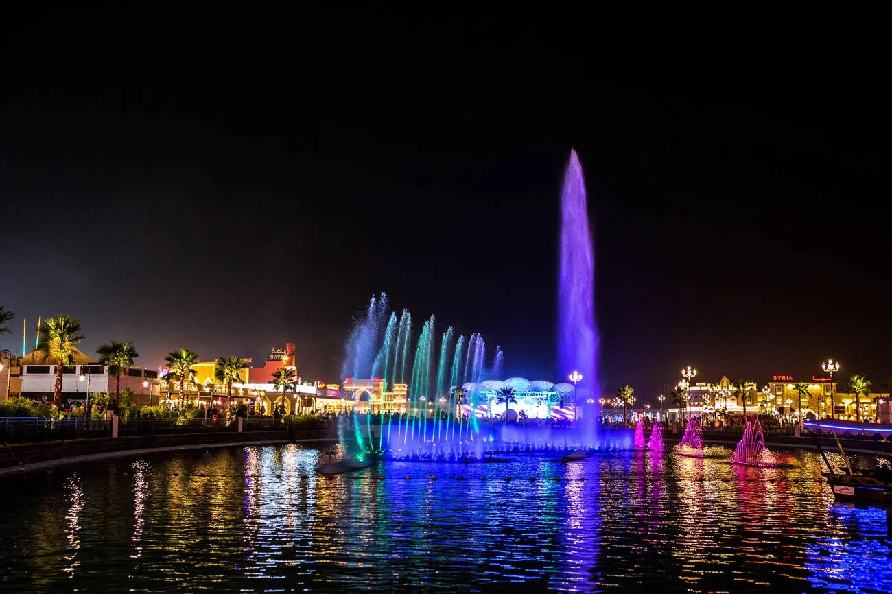 Home 19 dubai fountain