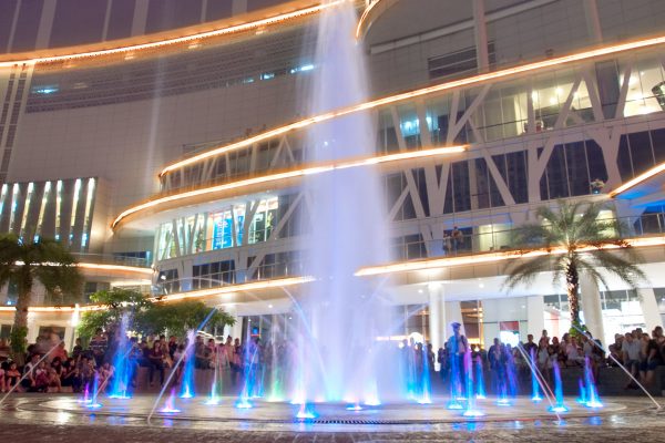 4. Grand Indonesia Shopping Town Fountain Show, Jakarta spectacle de fontaines dansantes