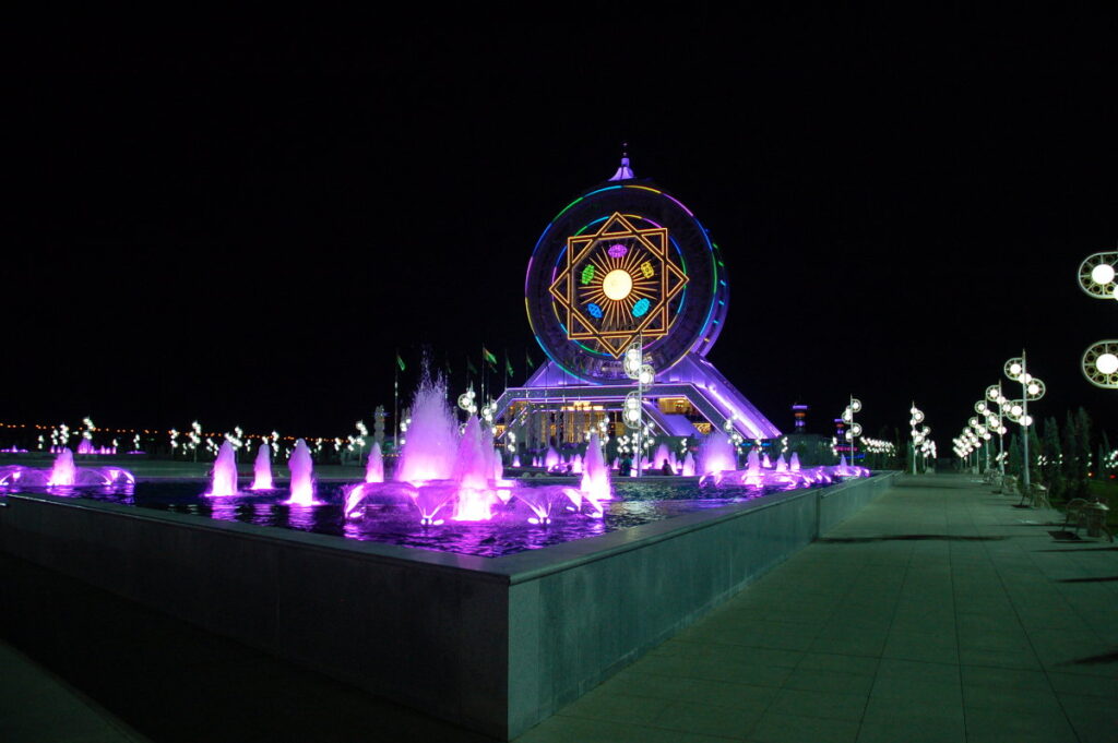Dancing Fountains in Turkmenistan: A Mesmerizing Blend of Water, Light, and Music 2 Alem Cultural and Entertainment Center
